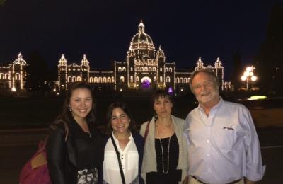 Caroline Dugal (étudiante Ph.D.), Noémie Bigras (étudiante Ph.D.), Dre Natacha Godbout et Dr John Briere, au congrès de la Société Canadienne de Psychologie 2016, à Victoria en Colombie-Britannique
