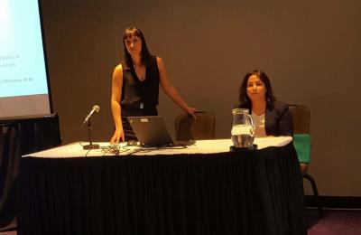 Dre Natacha Godbout et Noémie Bigras (étudiante Ph.D.) en pleine présentation au colloque annuel de la Société Québécoise pour la Recherche en Psychologie (SQRP) 2017